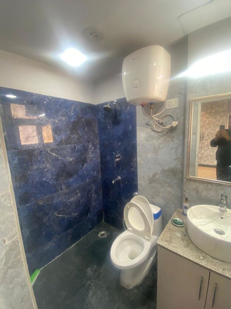 Bathroom, tulip-violet 4 Bedroom 2750 Sq.Ft. Apartment In Sector 69 Gurgaon 10442384