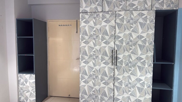 Bathroom, tulip-violet 4 Bedroom 2750 Sq.Ft. Apartment In Sector 69 Gurgaon 10442384