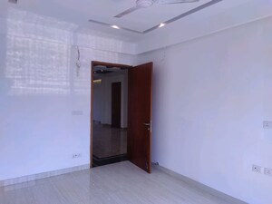 Room in 3 BHK Builder Floor at Sector 45 – for Rent