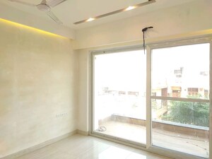 Room in 3 BHK Builder Floor at Sector 45 – for Rent