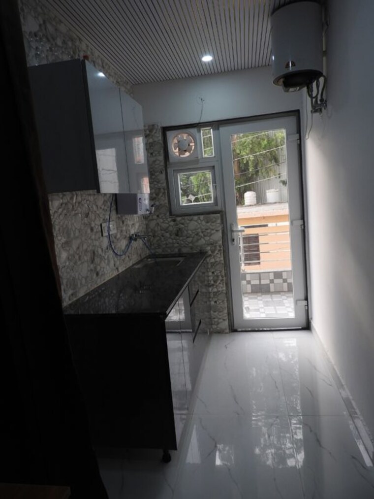 Kitchen, sector 31 1 RK 250 Sq.Ft. Builder Floor In Sector 31 Gurgaon 10442400