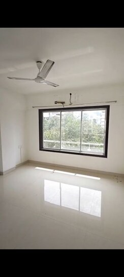 2 BHK + Extra Room Apartment For Sale in Dadar West