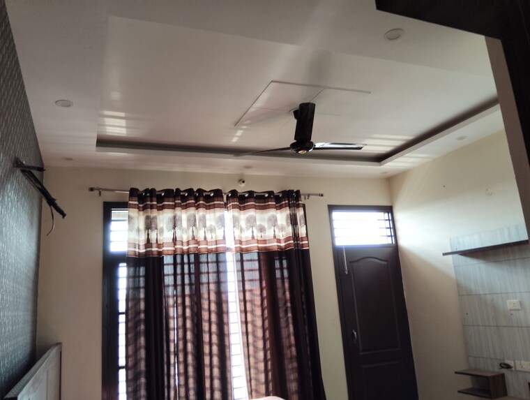 Room, kharar mohali road 3 Bedroom 165 Sq.Yd. Builder Floor In Kharar Mohali Road Kharar 10442324