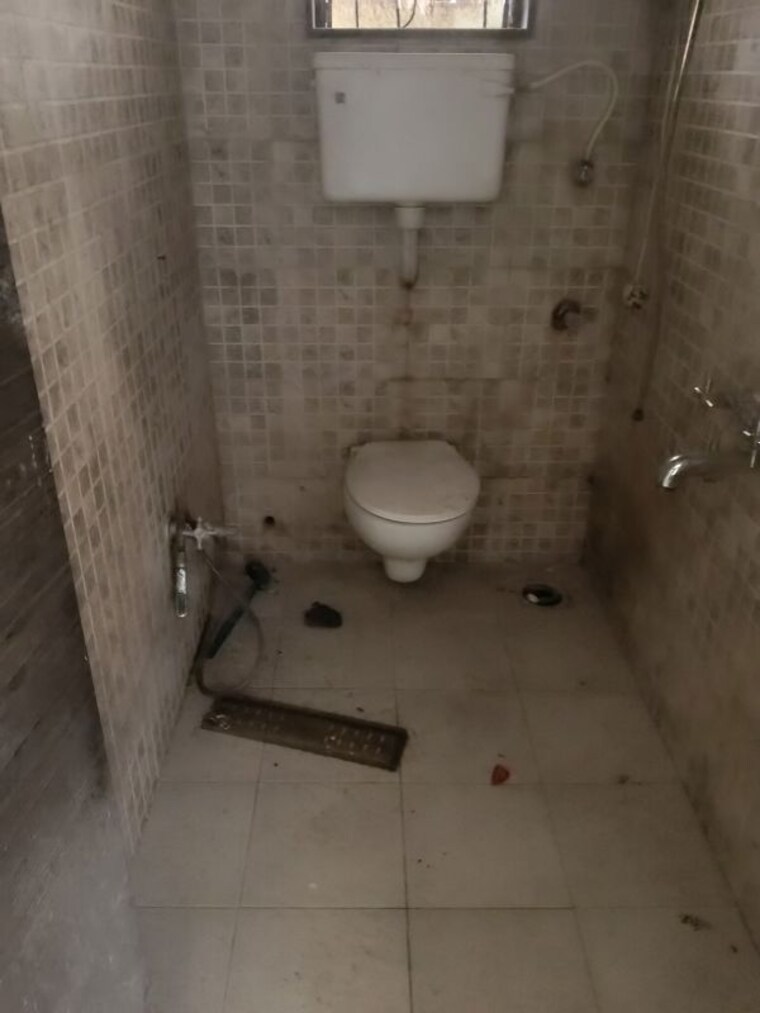 Bathroom, gaurav-woods 3 Bedroom 1350 Sq.Ft. Apartment In Mira Road Thane 10442418
