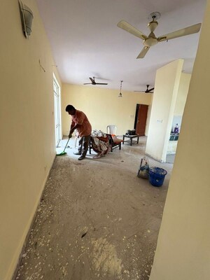 Team Area in 2 BHK Apartment at ERA Redwood Residency, Sector 78 – for Sale