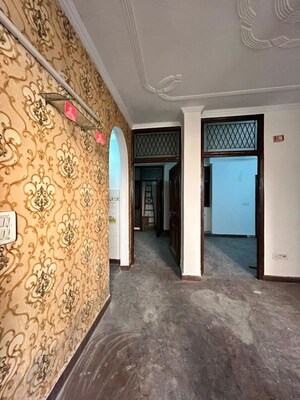 2 BHK Builder Floor For Rent in Saket