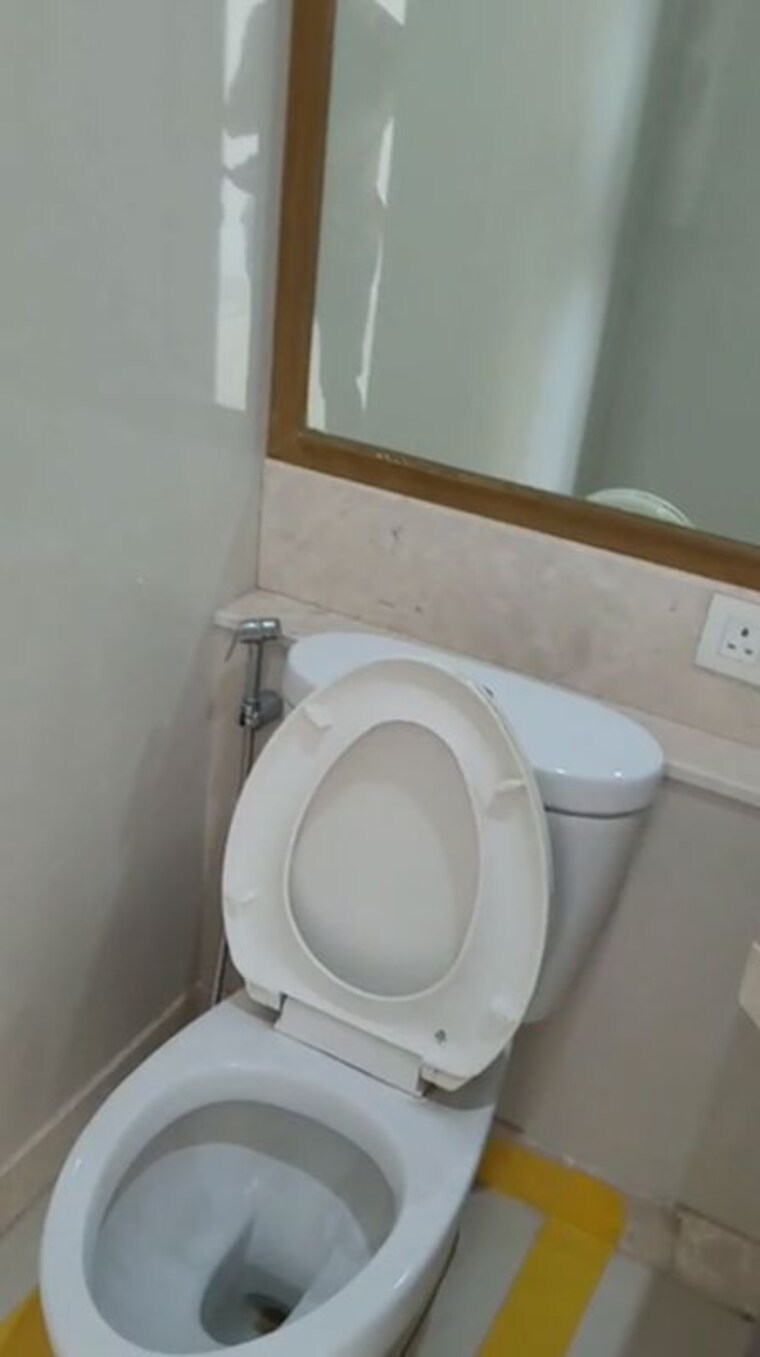 Bathroom, hiranandani-maitri-park 3 Bedroom 1430 Sq.Ft. Apartment In Chembur Mumbai 10442411