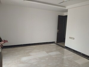Room in 4 BHK Builder Floor at Greater Kailash ii – for Rent