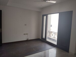 Room in 4 BHK Builder Floor at Greater Kailash ii – for Rent