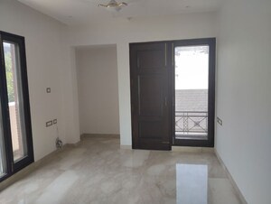 Room in 4 BHK Builder Floor at Greater Kailash ii – for Rent