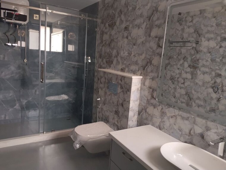Bathroom, greater kailash ii 4 Bedroom 5535 Sq.Ft. Builder Floor In Greater Kailash ii Delhi 10442447