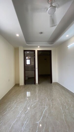 Room in 2 BHK Builder Floor at Saket – for Rent