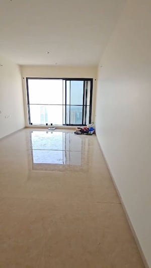 Room in 2 BHK Apartment at Dosti Eastern Bay Phase 1, Wadala – for Rent