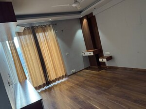 Furnished Amenities in 3 BHK Builder Floor at Malibu Town – for Rent