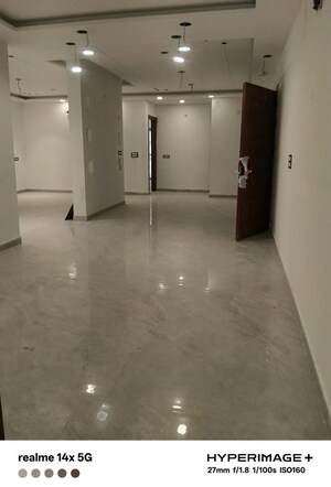 Room in 4 BHK Builder Floor at Sector 85 – for Sale