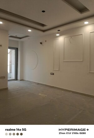 Room in 4 BHK Builder Floor at Sector 85 – for Sale