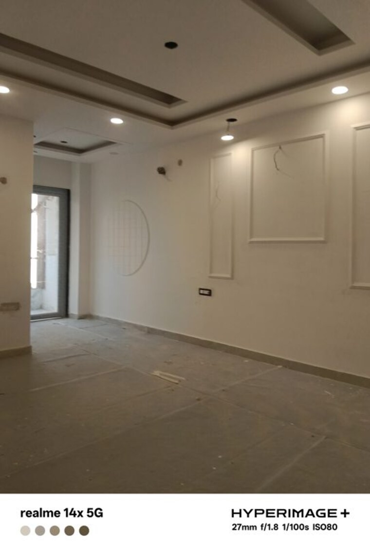 Room, sector 85 4 Bedroom 350 Sq.Yd. Builder Floor In Sector 85 Faridabad 10442491