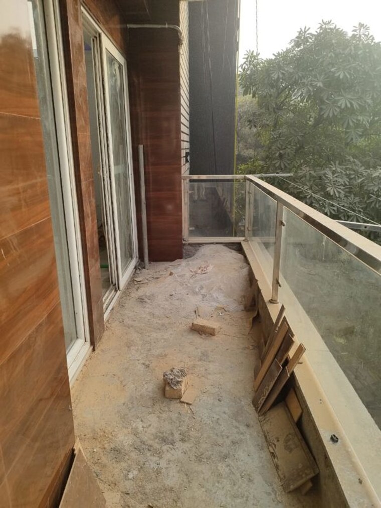 Balcony, sector 85 4 Bedroom 350 Sq.Yd. Builder Floor In Sector 85 Faridabad 10442491
