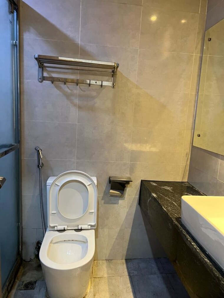 Bathroom, dlf city phase 3 Pg For Boys & Girls In Dlf City Phase 3 10441714