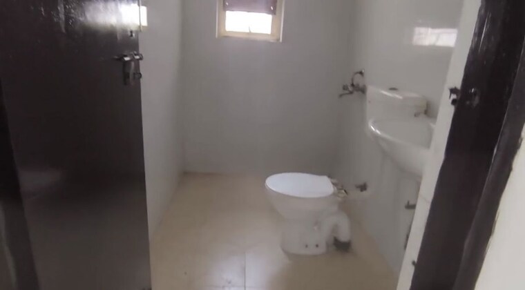 Bathroom, era-redwood-residency 3 Bedroom 1570 Sq.Ft. Apartment In Sector 78 Faridabad 10442541