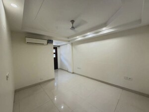 Room in 3 BHK Builder Floor at Ansal Sushant Lok I, Sector 43 – for Sale