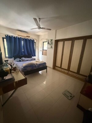 Bedroom in 2 BHK Apartment at Bandra West – for Rent