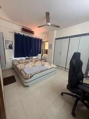 Bedroom in 2 BHK Apartment at Bandra West – for Rent