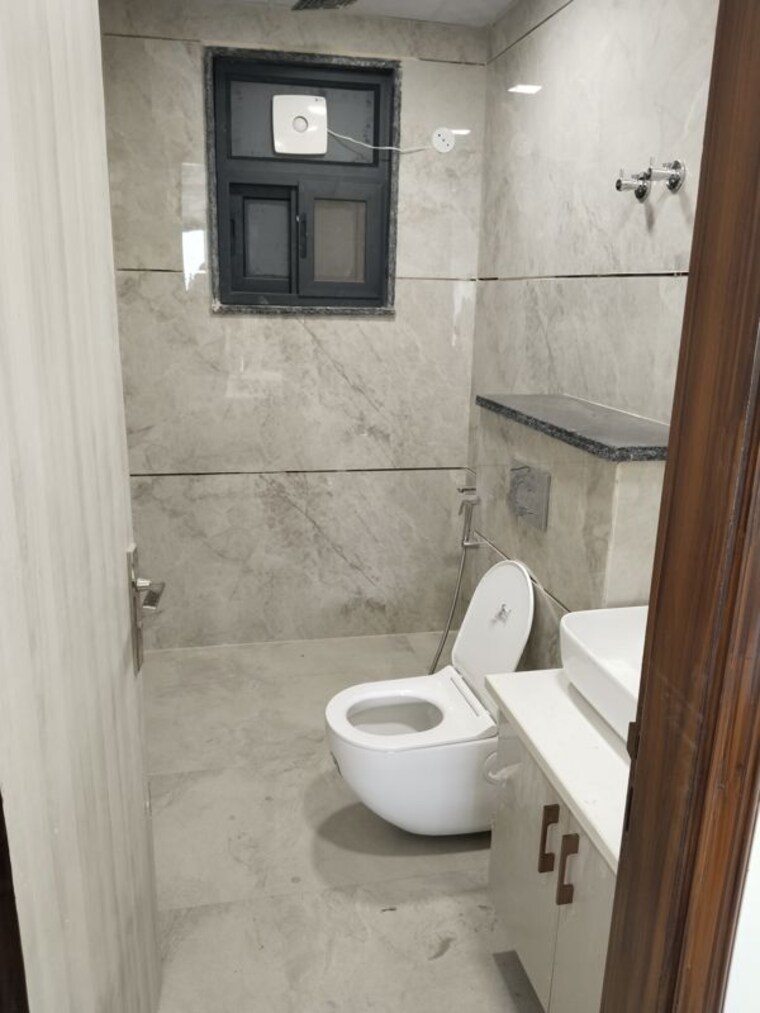 Bathroom, sector 45 1 Bedroom 900 Sq.Ft. Builder Floor In Sector 45 Gurgaon 10442650