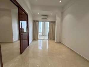 Room in 3 BHK Apartment at Lodha The World Towers World One Tier 2, Worli – for Rent