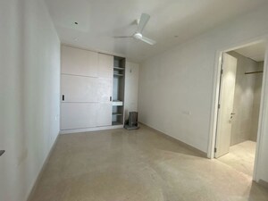 Room in 3 BHK Apartment at Lodha The World Towers World One Tier 2, Worli – for Rent