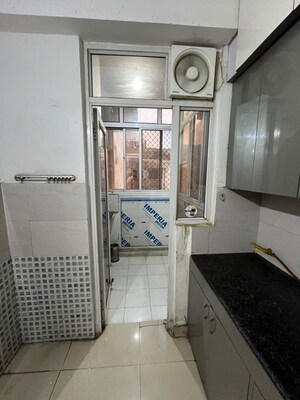 Bathroom in 2.5 BHK Apartment at Mahagun Moderne, Sector 78 – for Rent