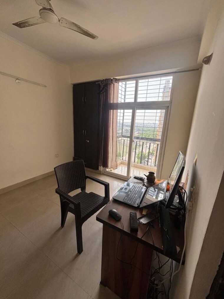 Living Room, gaur-city-7th-avenue 3 Bedroom 1185 Sq.Ft. Apartment In Sector 4 Greater Noida Greater Noida 10442659