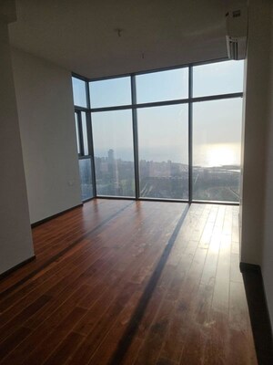 Room in 4 BHK Apartment at Piramal Mahalaxmi, Mahalaxmi – for Rent