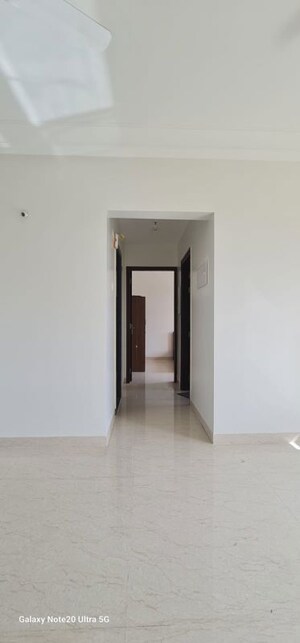 Room in 1 BHK Apartment at K Raheja Raheja Residency, Malad East – for Rent