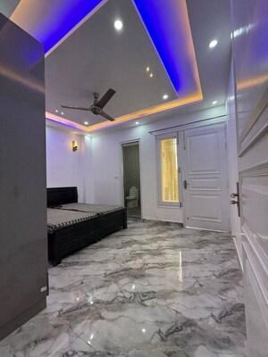 Room in 3 BHK Apartment at Saket – for Rent