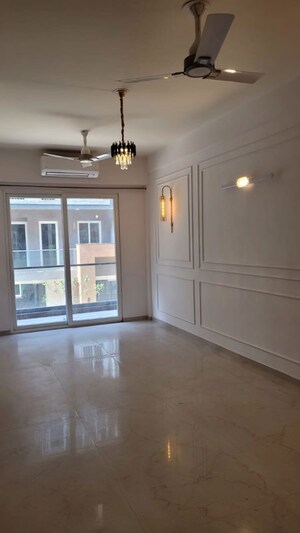 Living Room in 3.5 BHK Apartment at Smart World Orchard, Sector 61 – for Rent