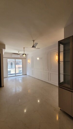 Living Room in 3.5 BHK Apartment at Smart World Orchard, Sector 61 – for Rent