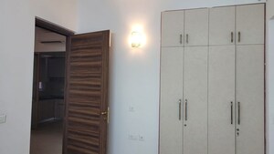 Furnished Amenities in 3.5 BHK Apartment at Smart World Orchard, Sector 61 – for Rent