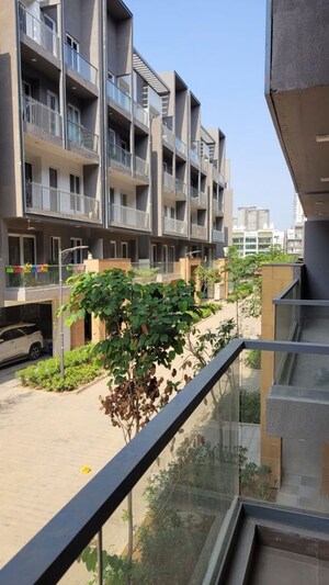Balcony in 3.5 BHK Apartment at Smart World Orchard, Sector 61 – for Rent