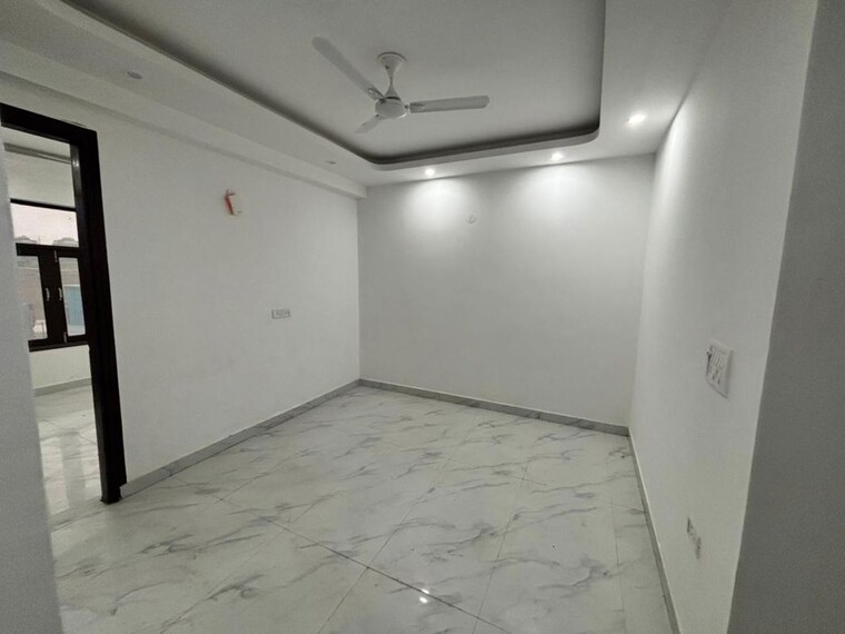 Cover Image, mehrauli Commercial Shop 200 Sq.Ft. In Mehrauli Delhi 10442737