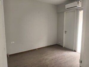 Room in 3 BHK Apartment at Signature Global City, Sector 37d – for Rent