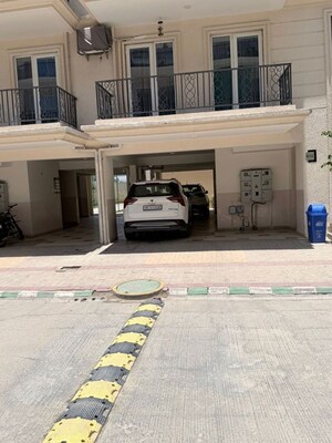 Parking in 2 BHK Builder Floor at Signature Global Park, Sohna Sector 36 – for Sale