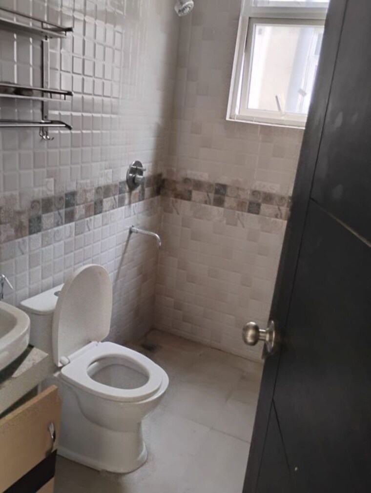 Bathroom, signature-global-park 2 Bedroom 745 Sq.Ft. Builder Floor In Sohna Sector 36 Gurgaon 10442782