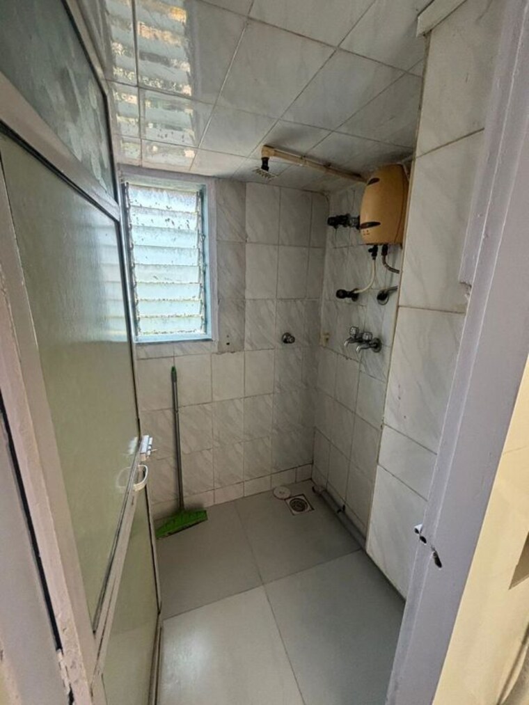 Bathroom, seven bunglow 1 Bedroom 550 Sq.Ft. Apartment In Seven Bunglow Mumbai 10442827
