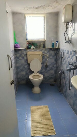 Bathroom in 1 BHK Apartment at Silver Castle Santacruz, Santacruz East – for Sale
