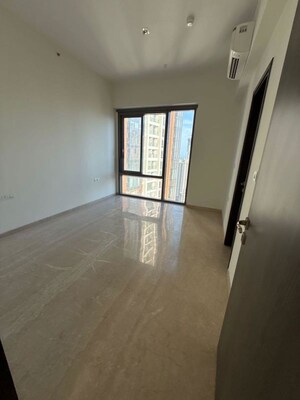 Room in 4 BHK Apartment at Piramal Mahalaxmi, Mahalaxmi – for Rent