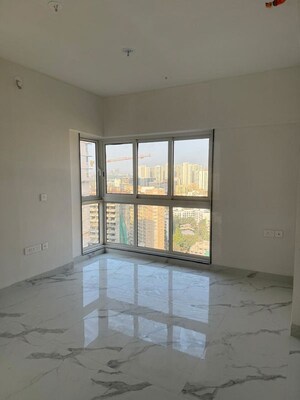 Room in 2 BHK Apartment at Marathon Monte South, Byculla West – for Rent