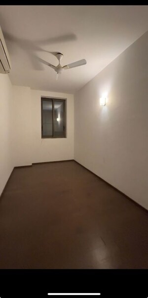 Room in 3 BHK Apartment at M3M Golf Estate, Sector 65 – for Rent
