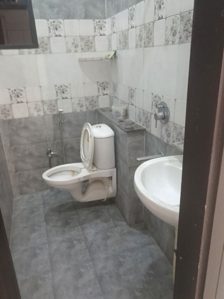 undefined, guru-nanak-enclave 3 Bedroom 122 Sq.Yd. Builder Floor In Dhakoli Zirakpur 10442942