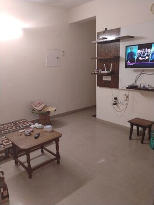 Team Area in 3 BHK Builder Floor at Unitech South City II, Sector 50 – for Rent